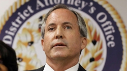 Texas Charges a Midwife in the First Arrest Under the State’s Abortion Ban 